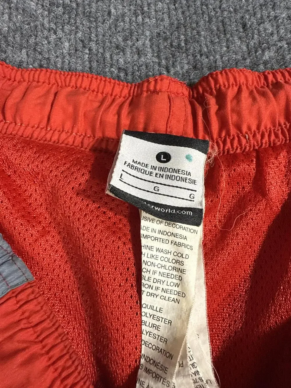 Nike Swim Shorts Mens Large Red Gray Elastic Waist Lined Trunks Pockets
